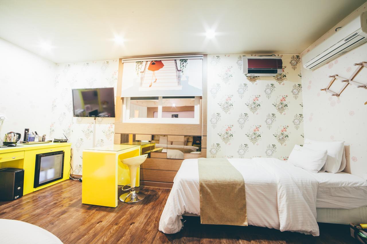 Hole In One Hotel Szacson Kültér fotó