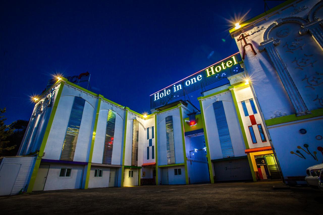 Hole In One Hotel Szacson Kültér fotó